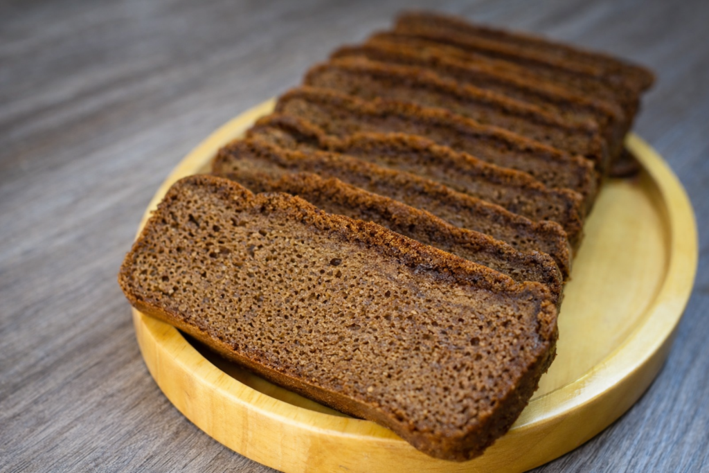 Panqué keto de chocolate con harina de almendras sin azúcar