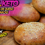 Roll keto de linaza y queso esponjoso recién horneado