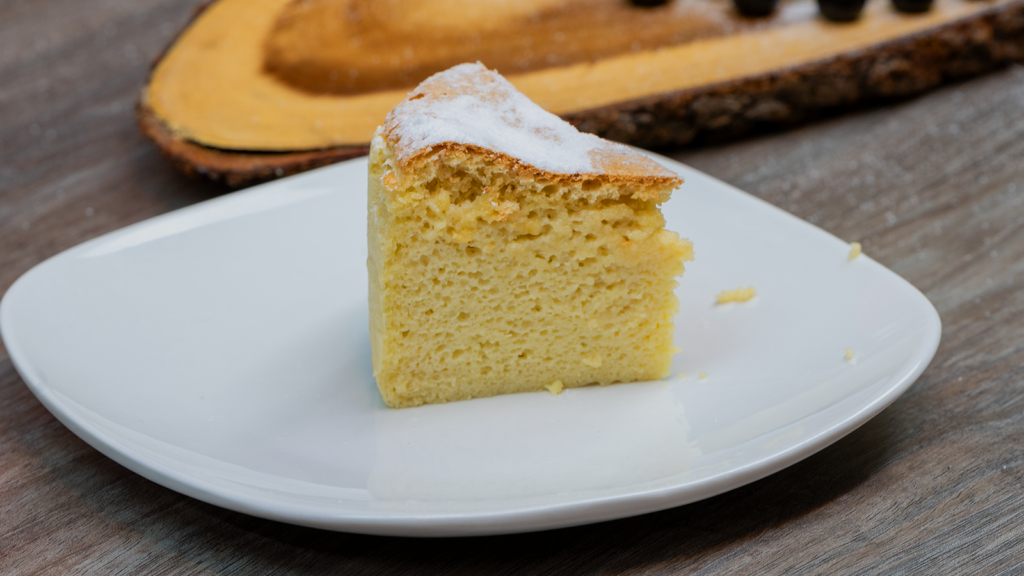 castella keto cake esponjoso sin azúcar textura interior pastel japonés keto
